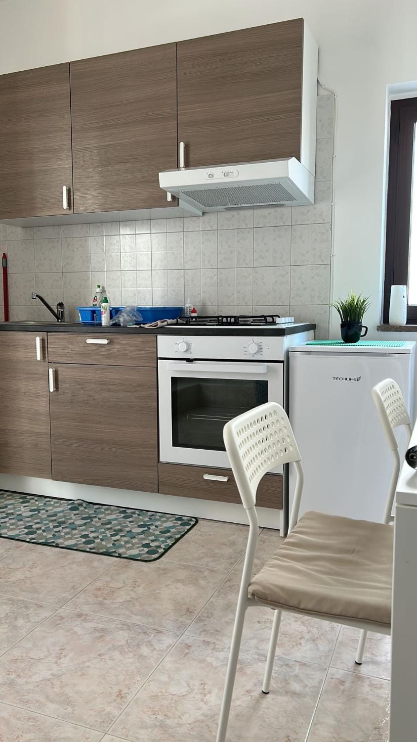 Kitchen or kitchenette, Dining area, pet friendly, stove