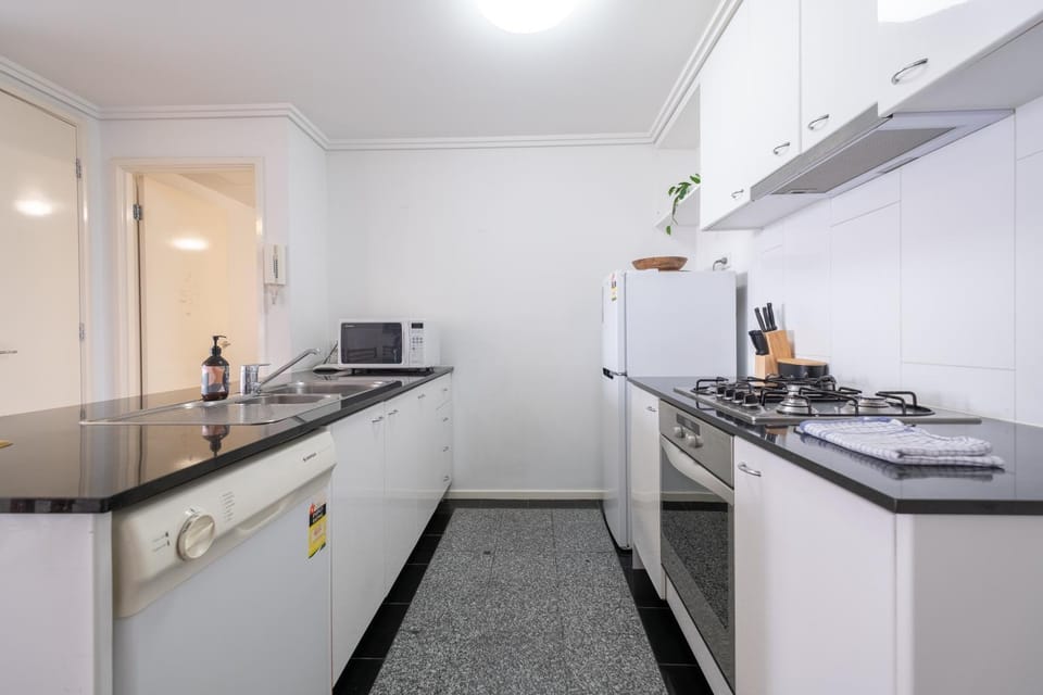 24th Floor Beauty 2BR SouthbankPoolGymParking Apartment in Southbank