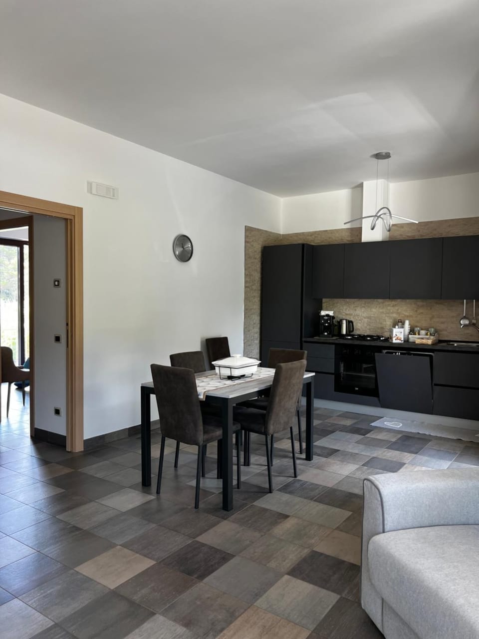 Living room, Seating area, Dining area, pet friendly, stove