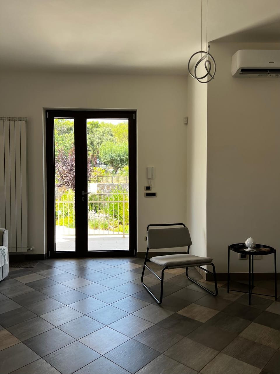 Living room, Seating area, air conditioner