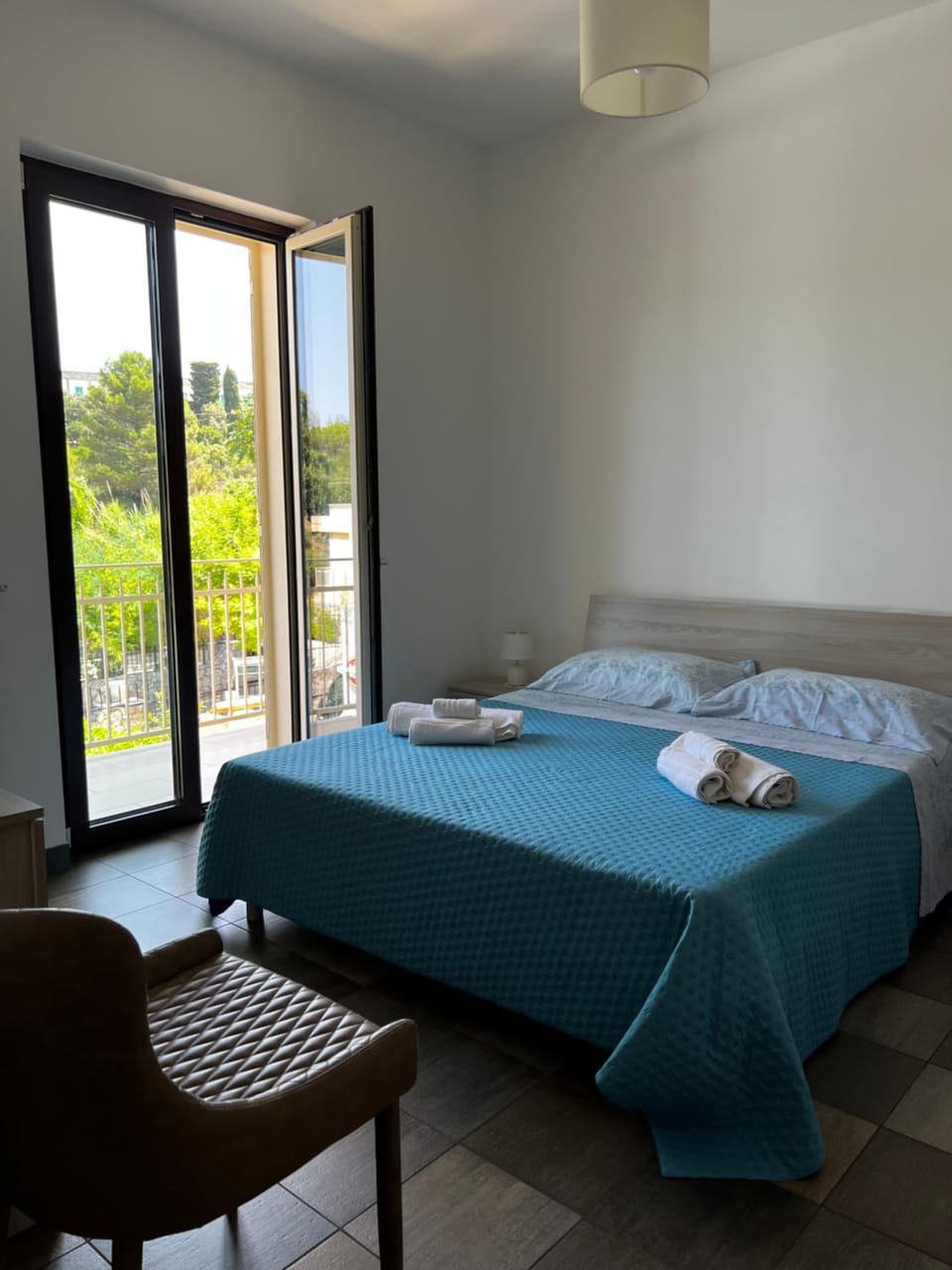 Bed, Balcony/Terrace, Photo of the whole room, Bedroom, towels