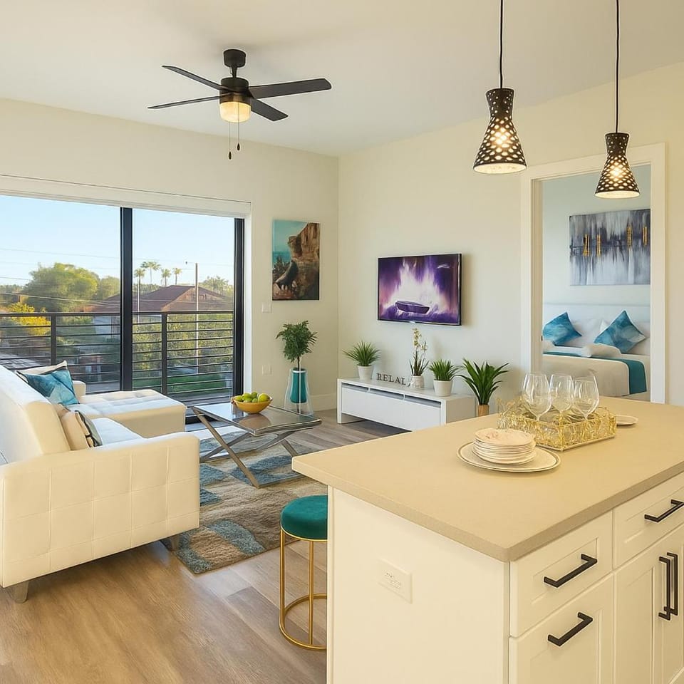 Lux place and cozy 3Beds 2Rooms enjoy life in WPB Gym, EV Station Nearby the downtown and beaches Apartment in West Palm Beach