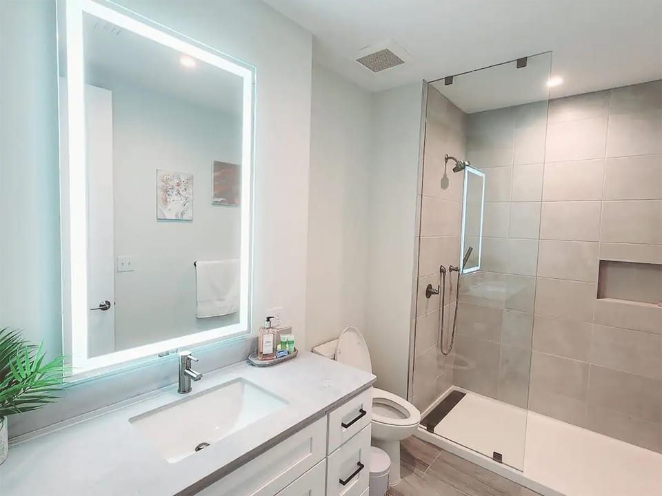 Shower, Toilet, Bathroom