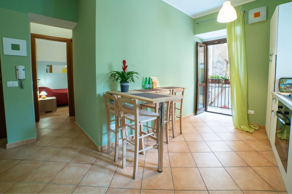 Bed, Kitchen or kitchenette, Living room, Photo of the whole room, Seating area, Dining area, Bedroom