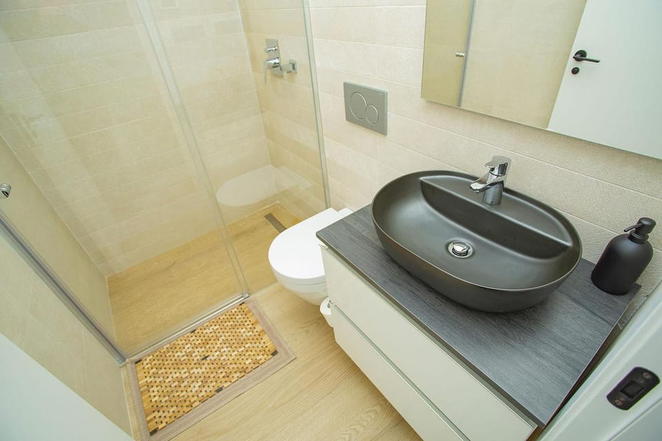 Shower, Bathroom