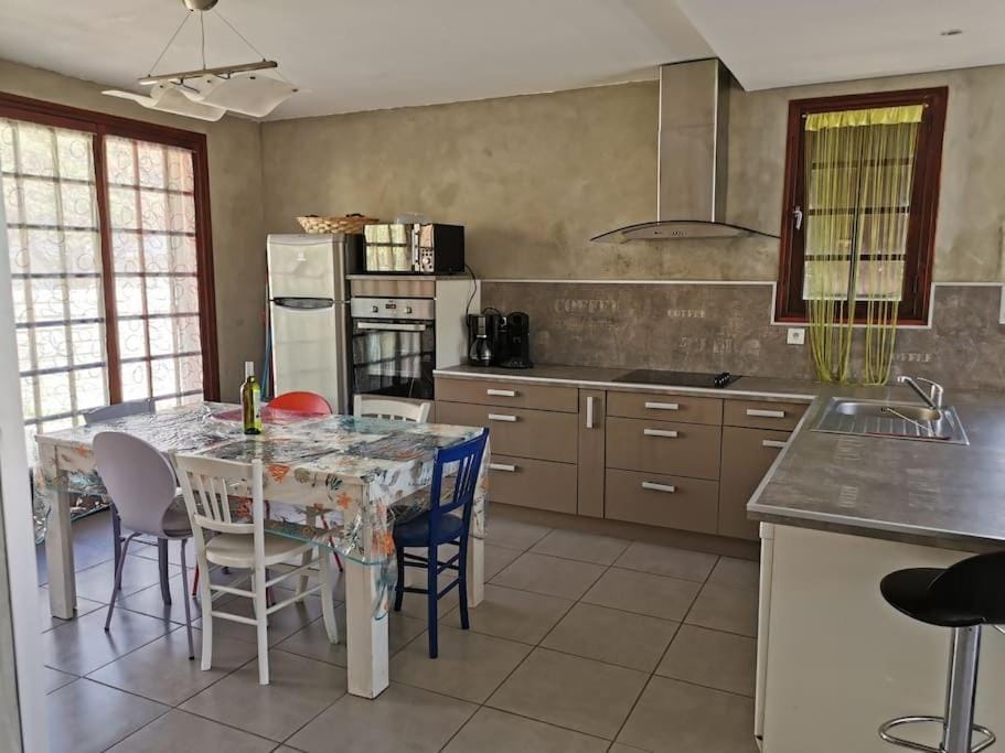 villa plain pied 4 chambres à 100m de la plage House in Port-la-Nouvelle