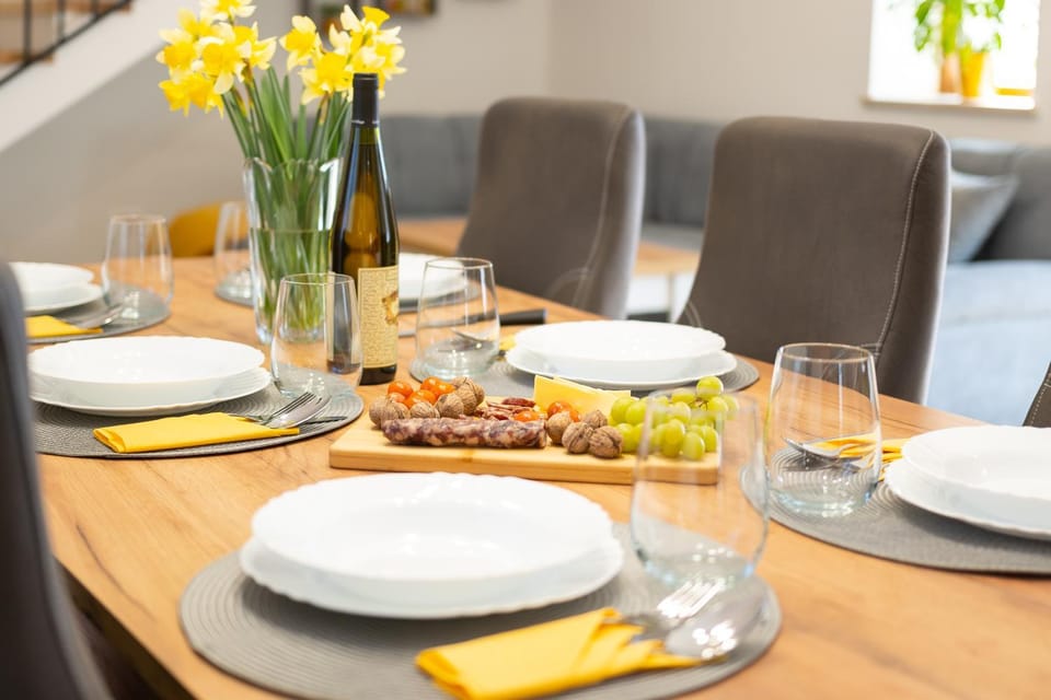Food and drinks, Dining area