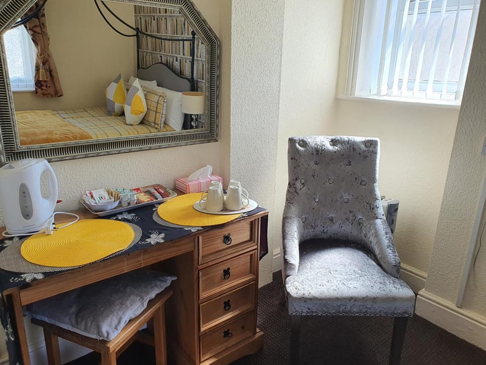 Coffee/tea facilities, Seating area