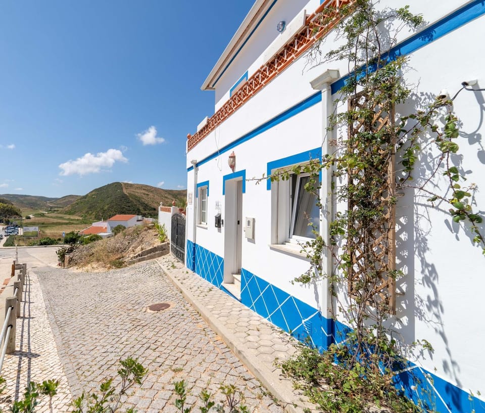Villa O Altinho Carrapateira Villa in Faro District