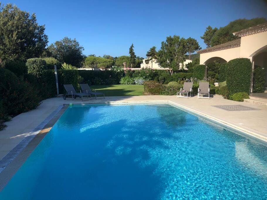 Appartement bord de mer avec piscine privee Porticcio Apartment in Ajaccio