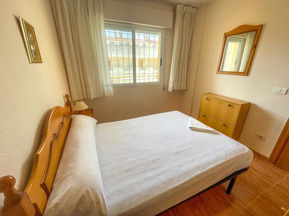 Shower, Toilet, Spring, Bed, Activities, Winter, Summer, Bathroom, Balcony/Terrace, Photo of the whole room, Beach, Hiking, Animals, Animals, Animals, Bedroom, Autumn, Pets, Pets, Pets, Swimming pool, Sports, Entertainment, children, children, children, young children, young children, young children, older children, older children, older children, group of guests, group of guests, group of guests, cot, Family, Family, Family, Bath, Parking, microwave, oven, pet friendly, pet friendly, washing machine, elevator