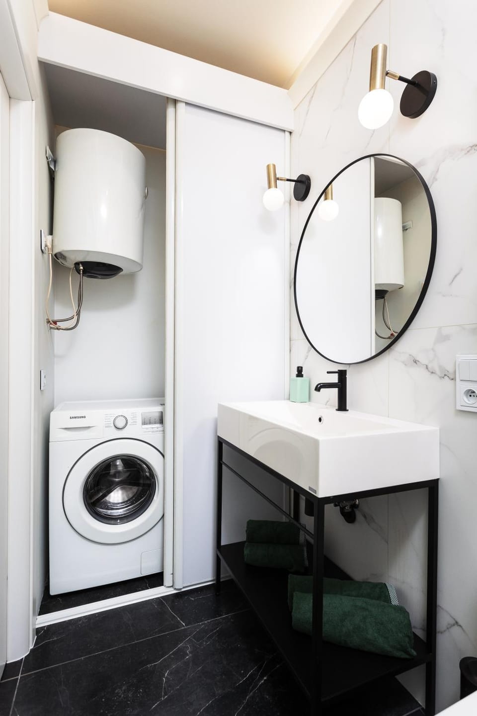 Bathroom, washing machine