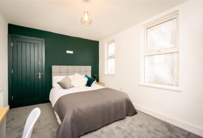 Bed, Photo of the whole room, Bedroom