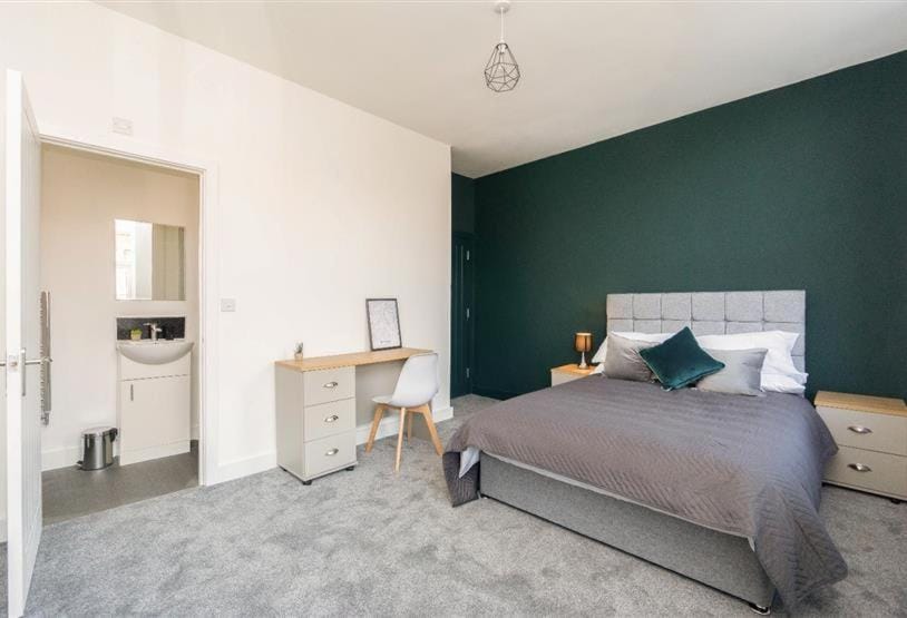 Bed, Photo of the whole room, Bedroom, wardrobe
