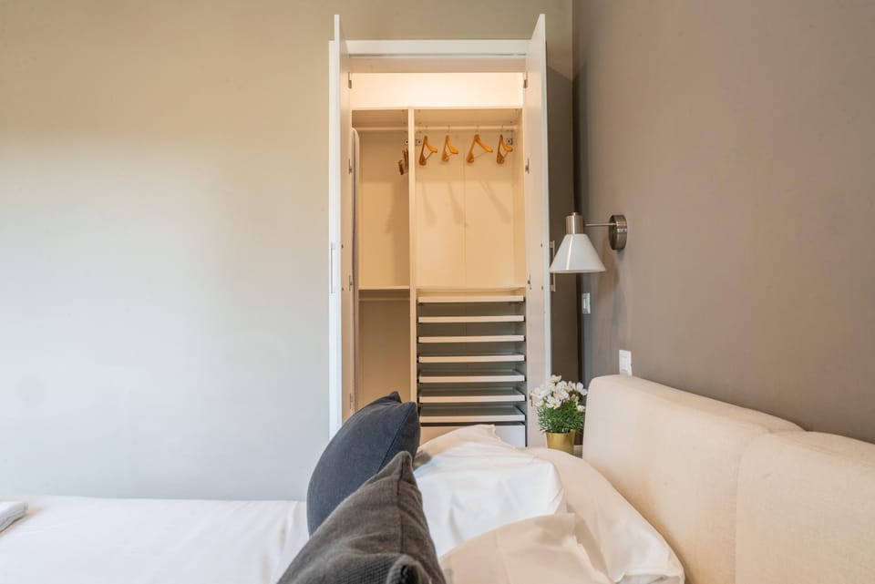 Bedroom, wardrobe