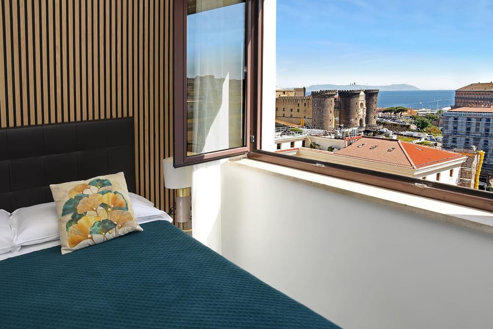 City view, Sea view