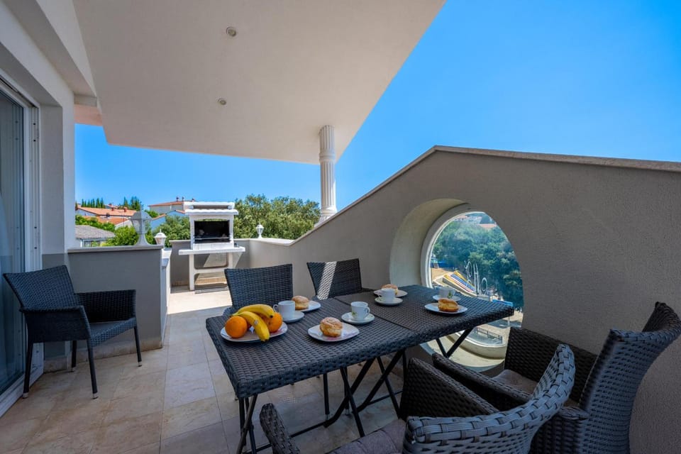 Day, BBQ facilities, Balcony/Terrace, Seating area, Dining area