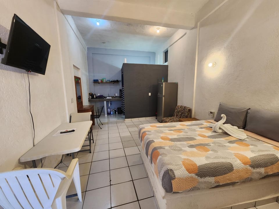 Small studio APT 5min to DT! Apartment in Zihuatanejo