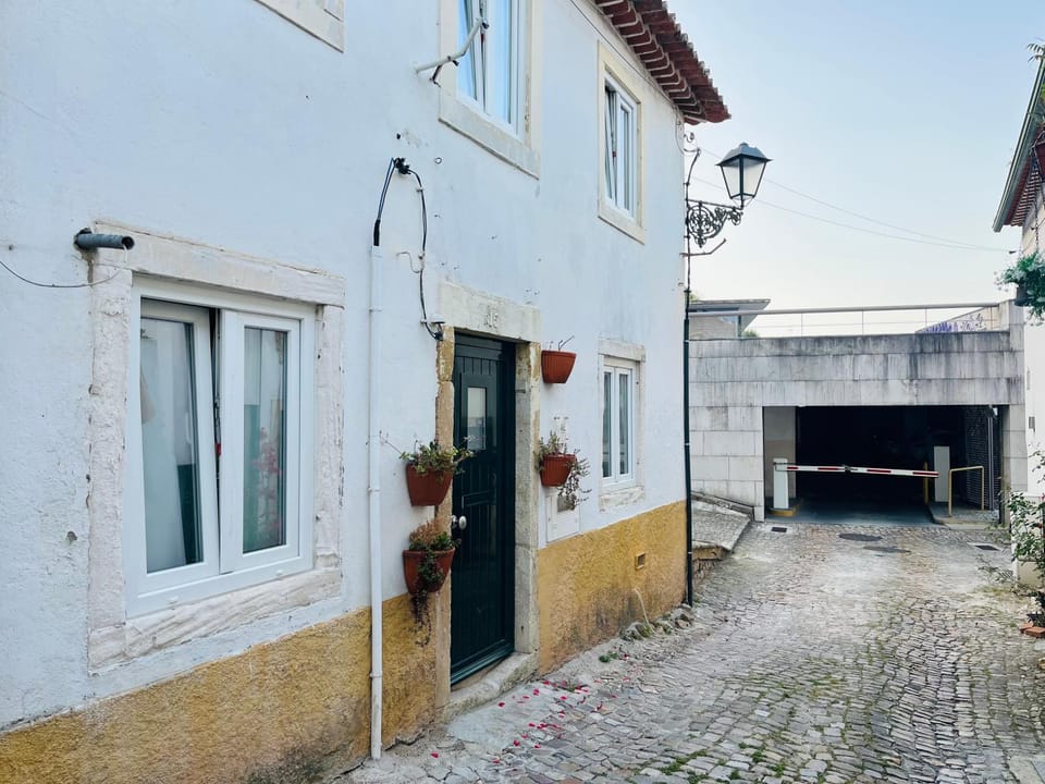 Pé do Castelo Casinhas House in Santarém District, Portugal