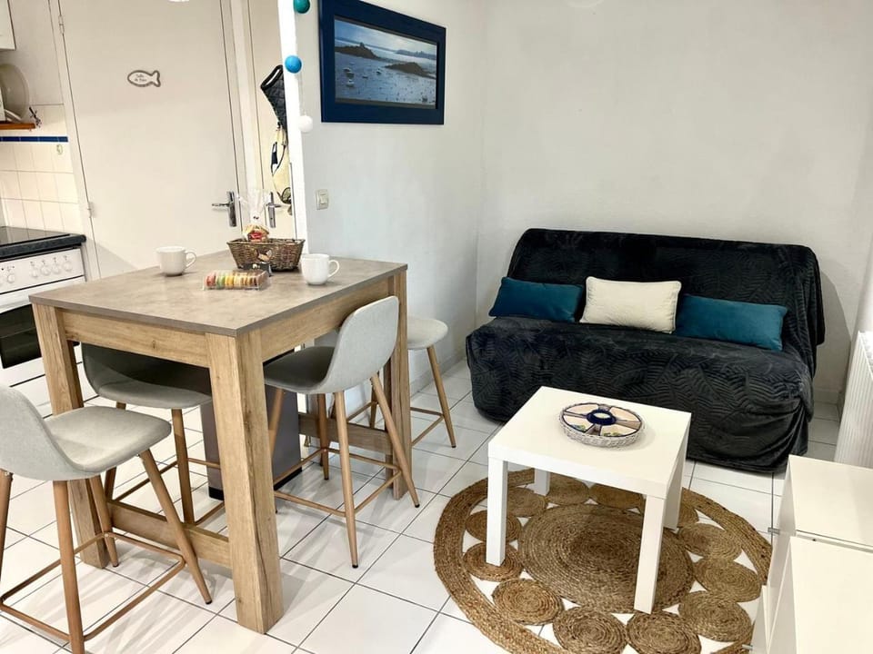 Keraven, charmante maisonnette, piscine commune 1-4 personnes House in Finistere