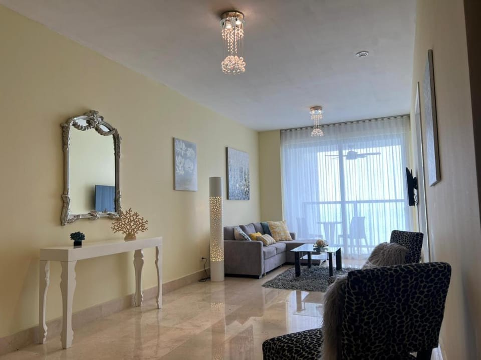 Hermoso y cómodo apartamento con vista al mar Apartment in Panama City, Panama