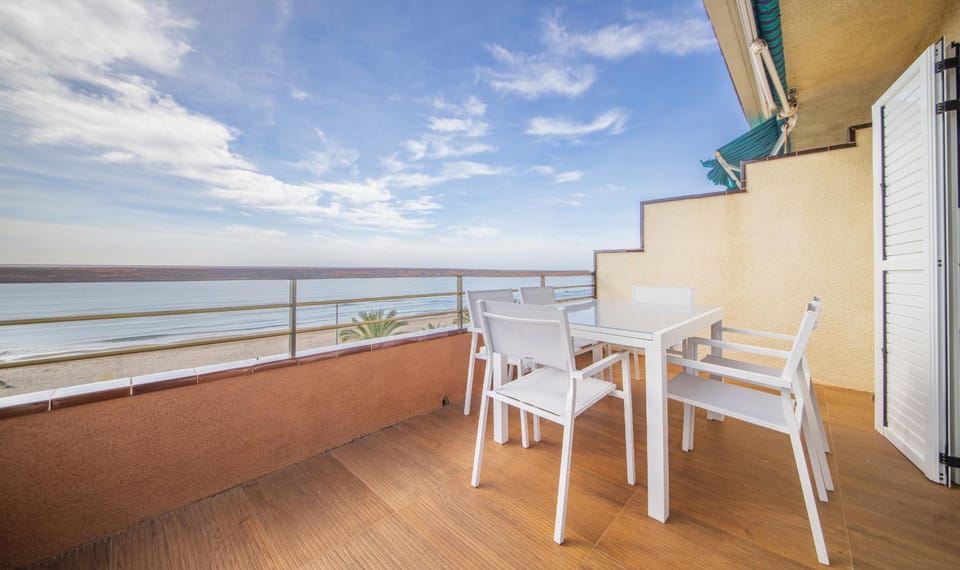 View (from property/room), Balcony/Terrace, Sea view