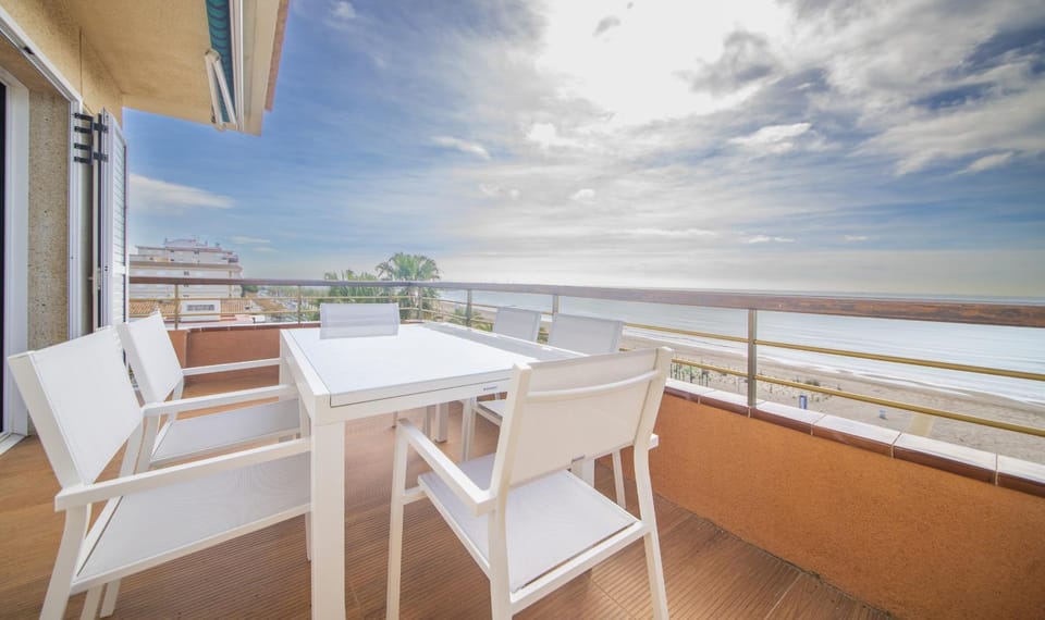 View (from property/room), Balcony/Terrace, Sea view