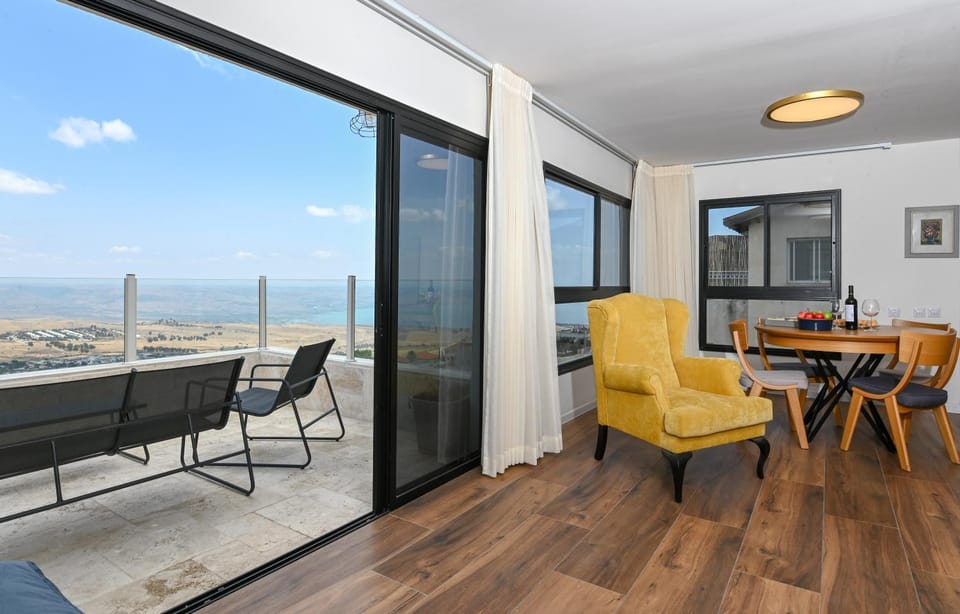 Balcony/Terrace, Living room, Dining area