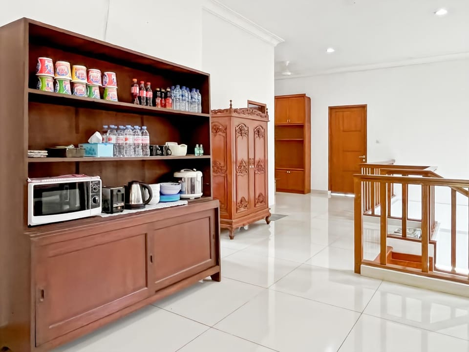 Coffee/tea facilities, Kitchen or kitchenette, Living room, Dining area, microwave, minibar, toaster