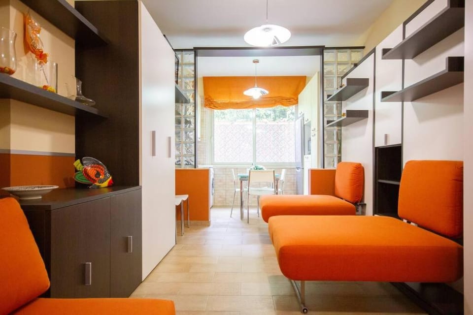 Kitchen or kitchenette, Living room, Seating area