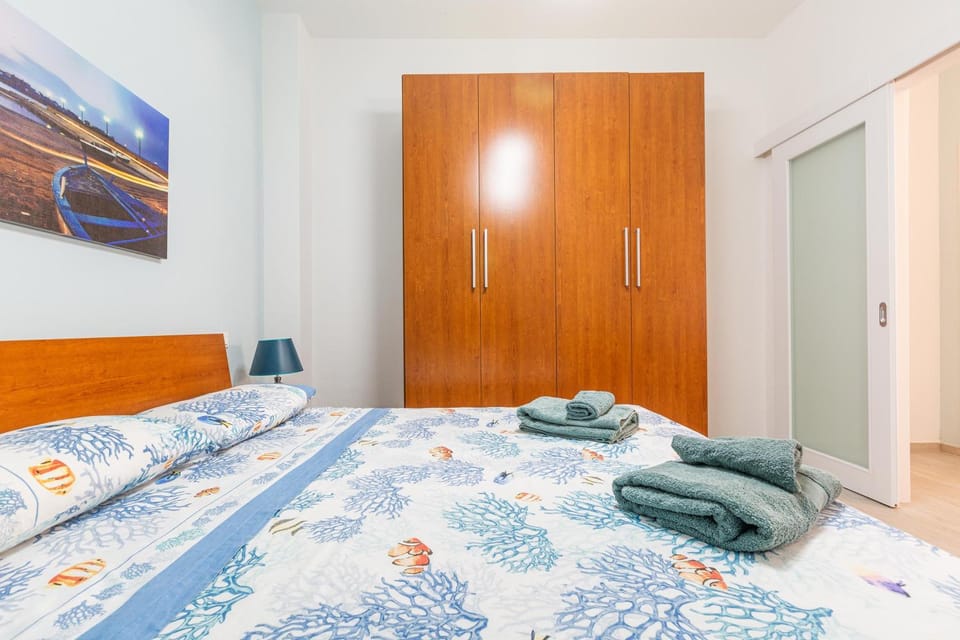 Bed, Photo of the whole room, Bedroom, towels, wardrobe