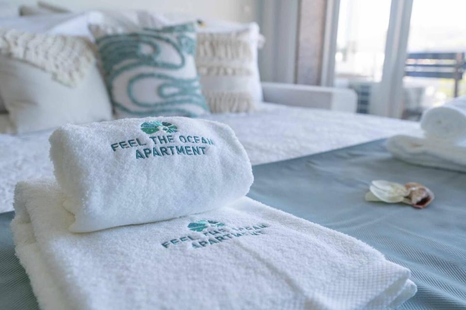 Bed, Logo/Certificate/Sign, Bedroom, towels