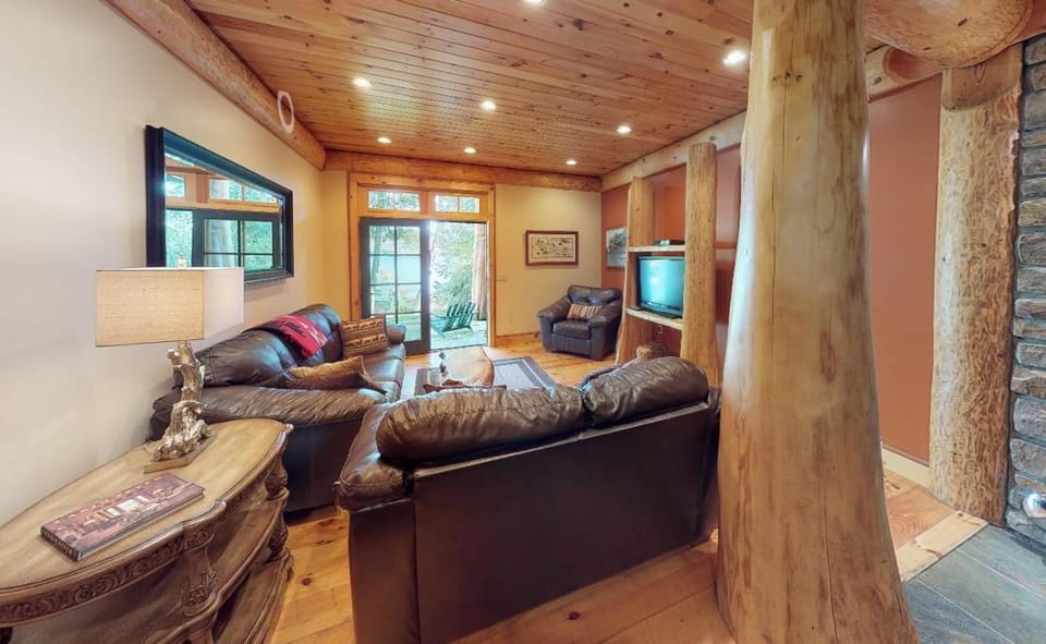Oneida Lodge North House in Adirondack Mountains