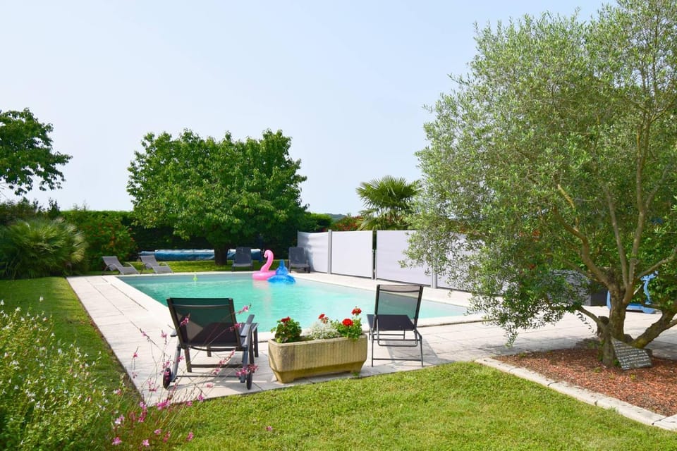 Day, Garden, Garden view, Pool view, Swimming pool, sunbed