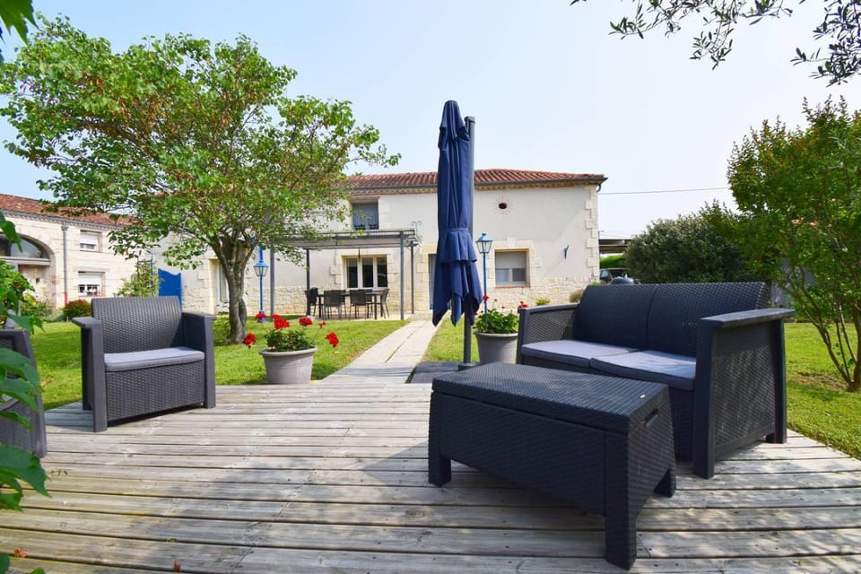 Property building, Patio, Garden, Garden view