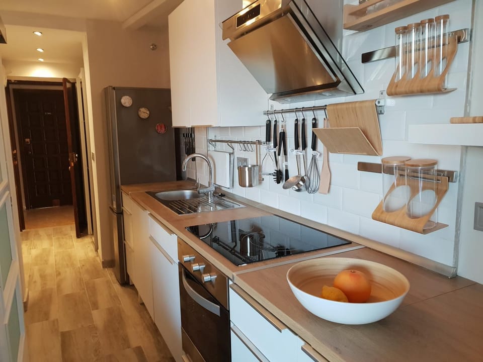 Kitchen or kitchenette, pet friendly, stove