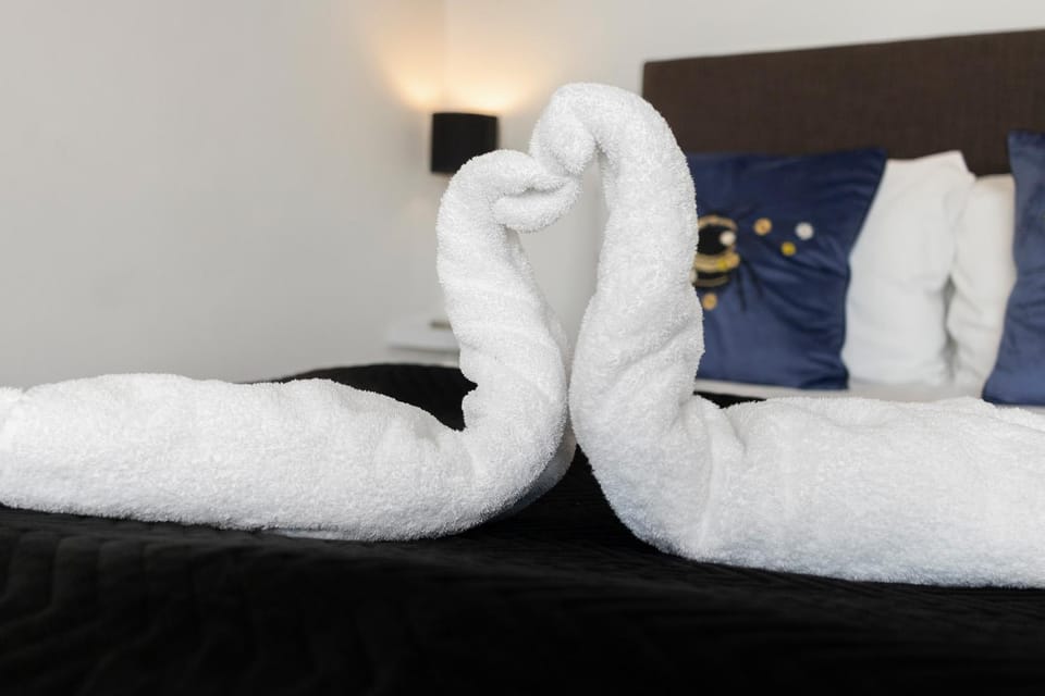 Bed, Decorative detail, Decorative detail, Bedroom, internet, internet, towels