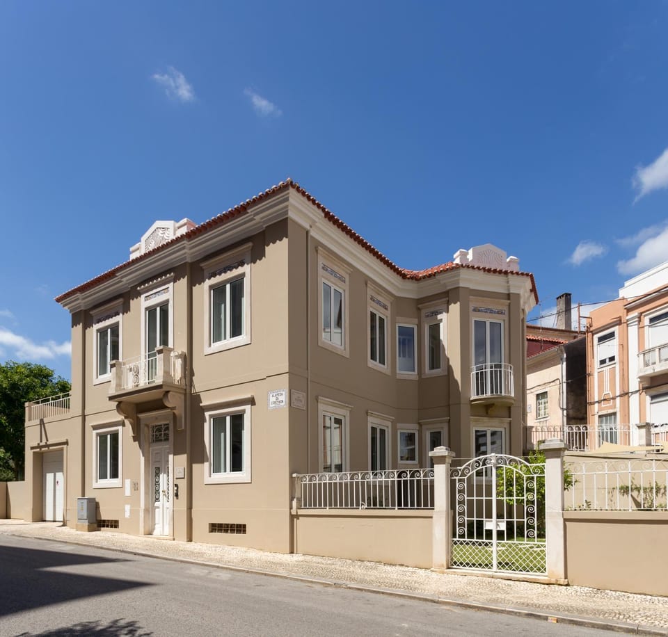 Property building, Day