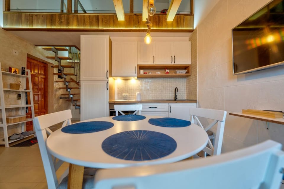 Kitchen or kitchenette, Living room, Dining area