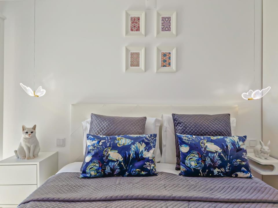 Bed, TV and multimedia, Photo of the whole room, Bedroom, air conditioner