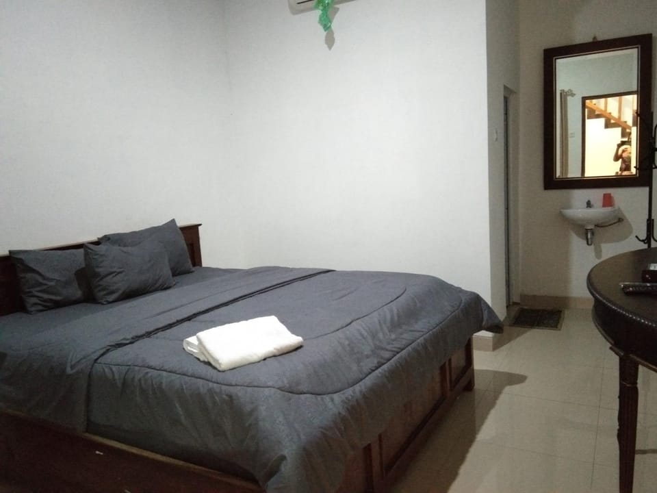 Nexdeco House Homestay Syariah Solo Vacation rental in Indonesia