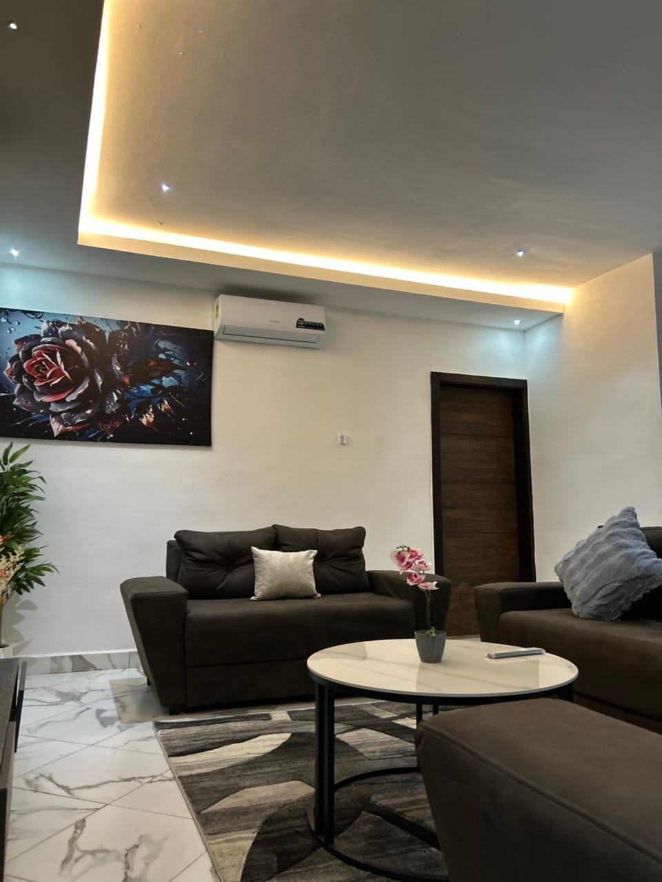 The Apex Suites Apartment in Accra