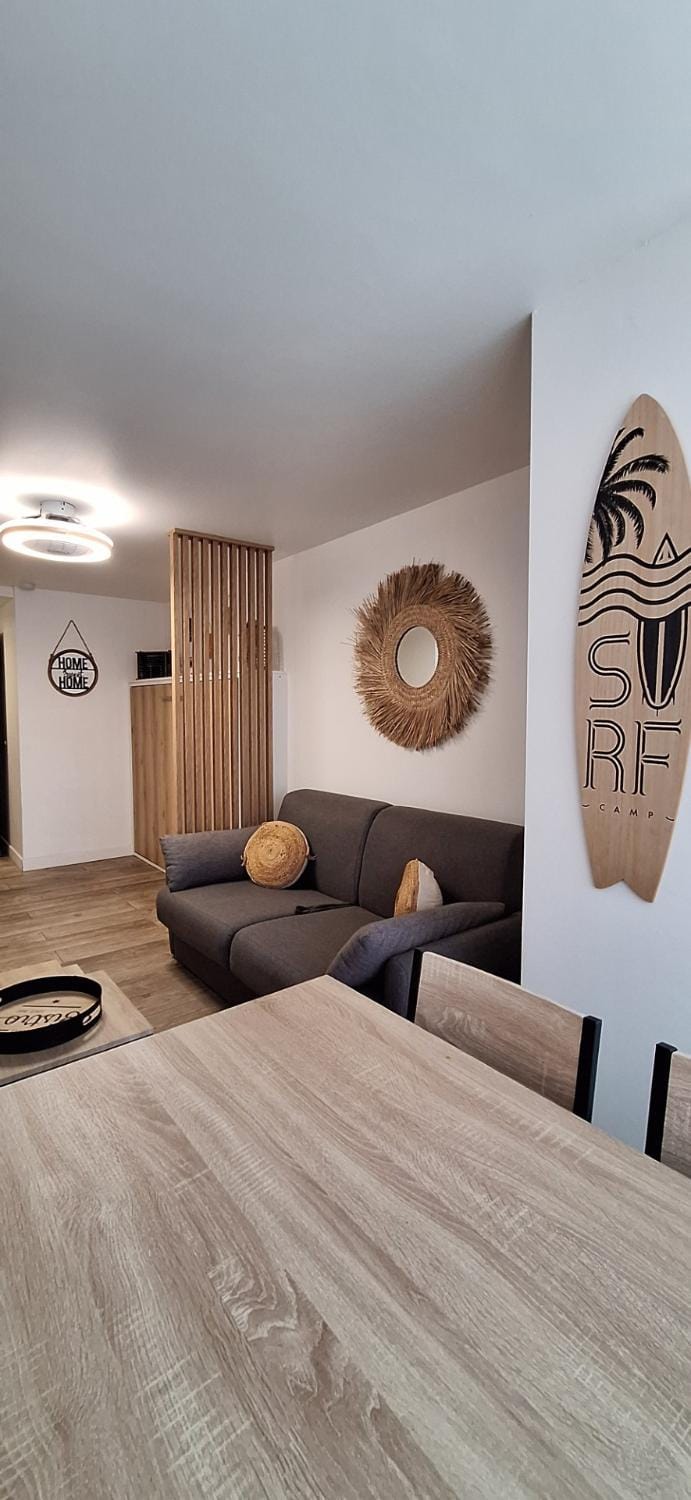 Studio rénové 200 m de la plage avec parking privé Apartment in Agde