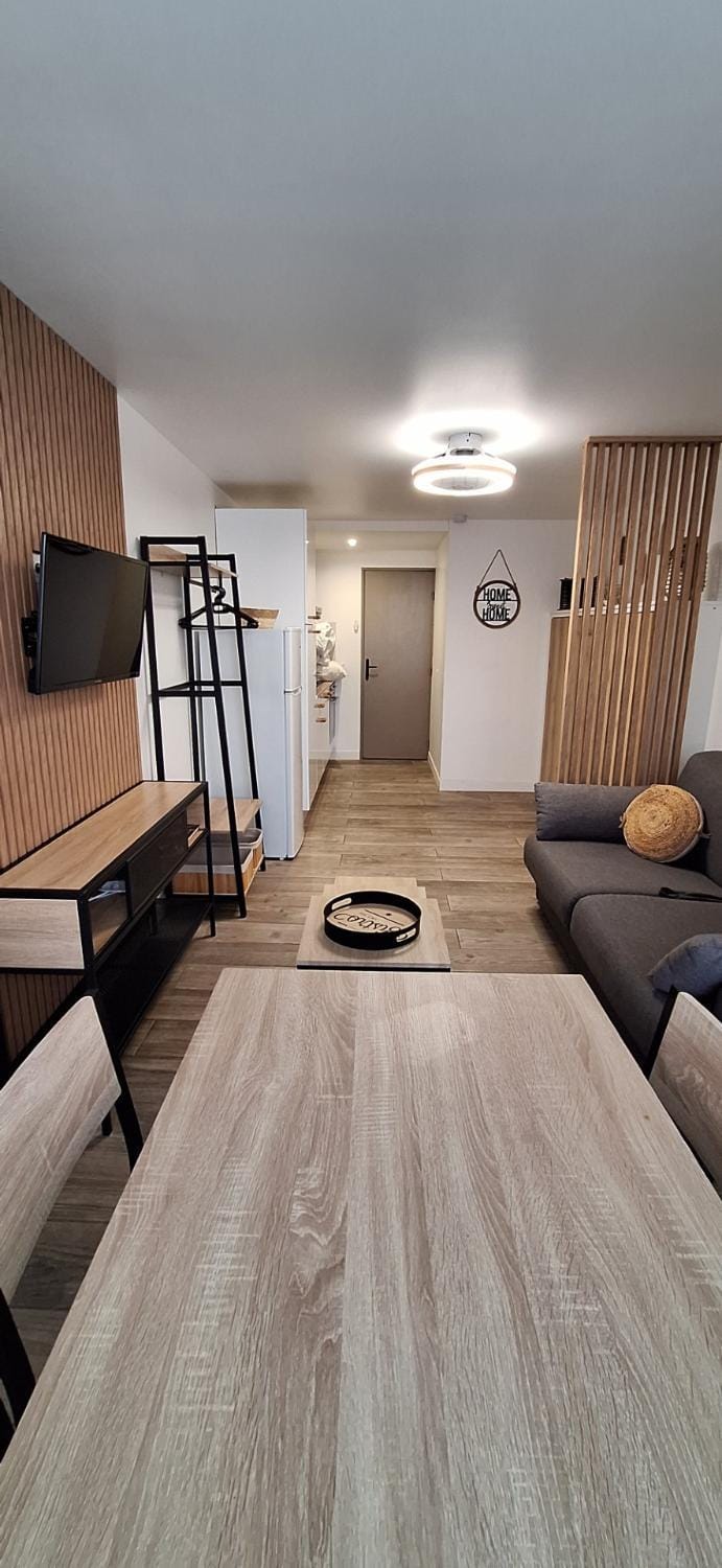 Studio rénové 200 m de la plage avec parking privé Apartment in Agde
