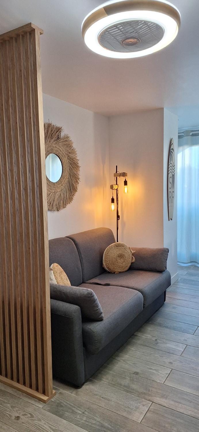 Studio rénové 200 m de la plage avec parking privé Apartment in Agde