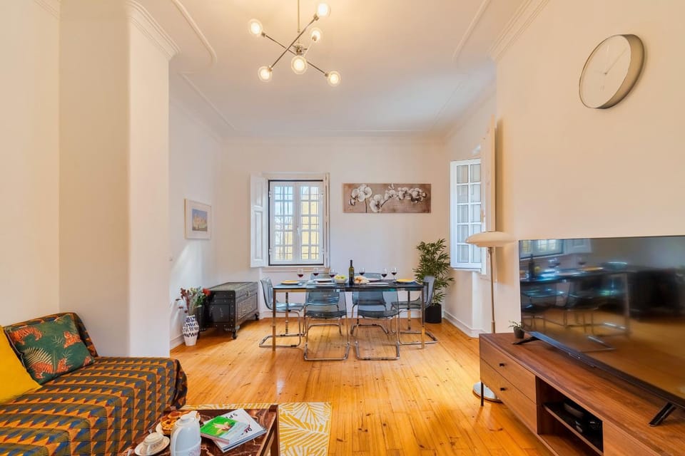 Communal lounge/ TV room, Living room, Seating area, Dining area