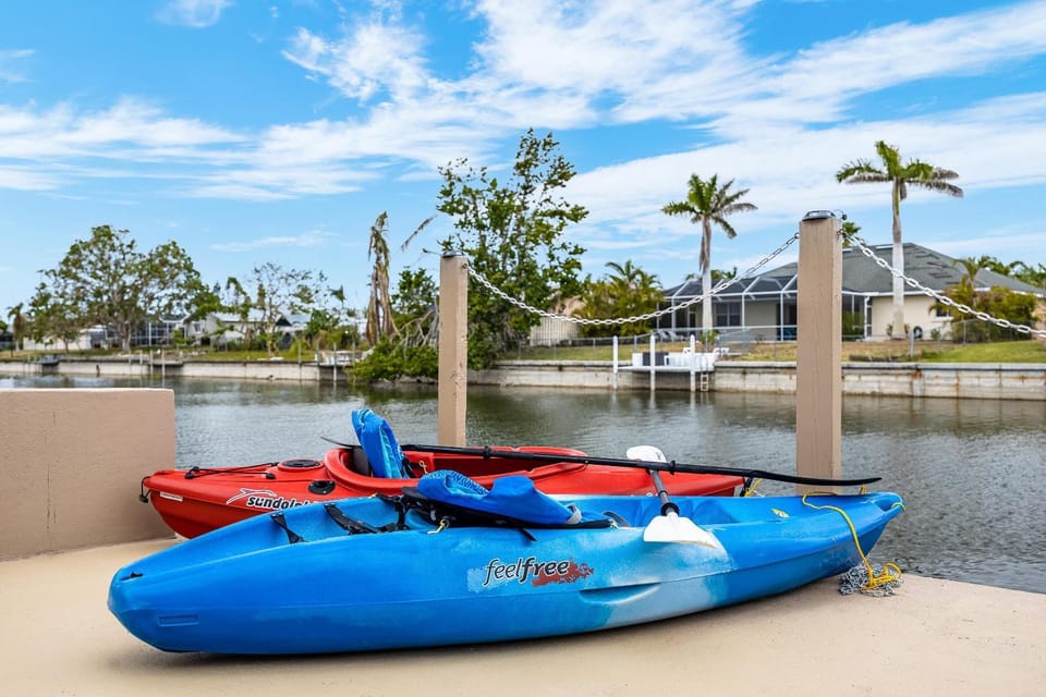 Solar Heated Pool, Hot Tub, Kayaks, Canal Views - Villa Tranquil Haven- Roelens Vacations House in Cape Coral