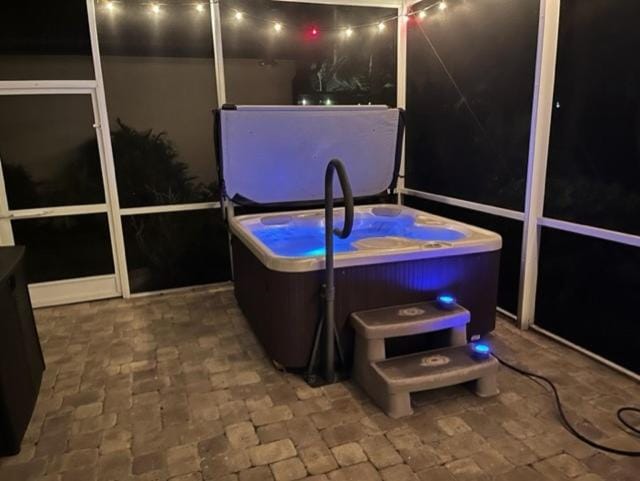 Solar Heated Pool, Hot Tub, Kayaks, Canal Views - Villa Tranquil Haven- Roelens Vacations House in Cape Coral