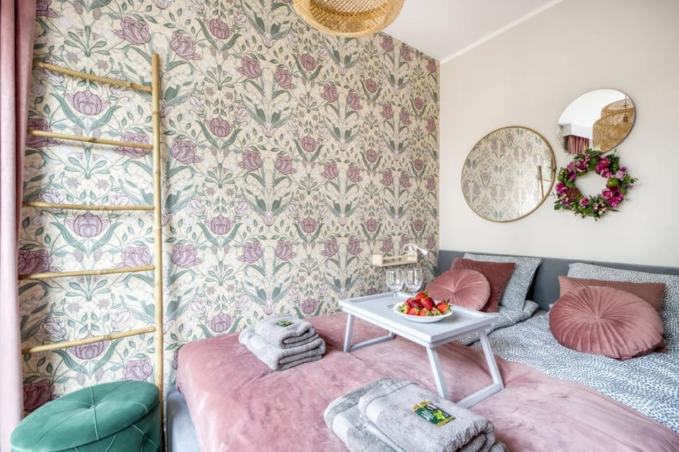 Bed, Decorative detail, Bedroom