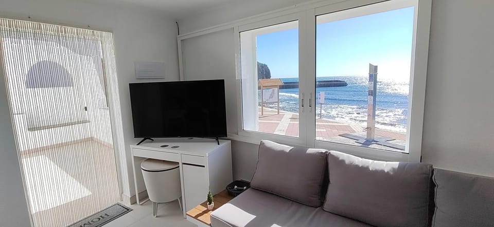 Communal lounge/ TV room, Living room